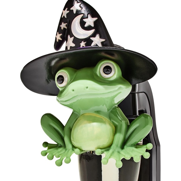 WITCHY FROG Nightlight Wallflowers Plug - Picture 4 of 6